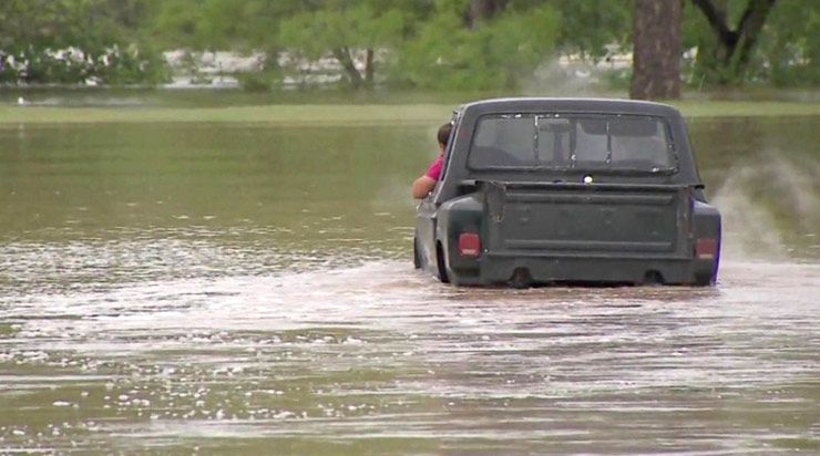 MEGA TRUCK driving through the floods