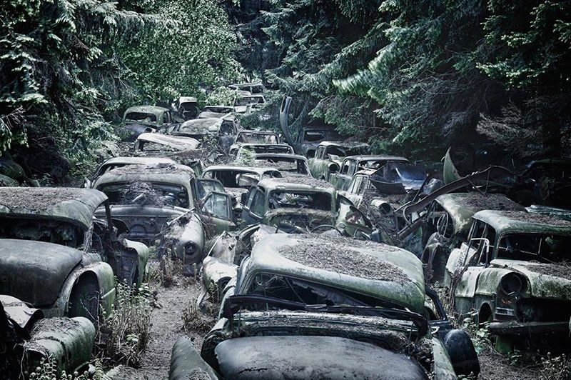 Abandoned-Cars-Chatillon 01