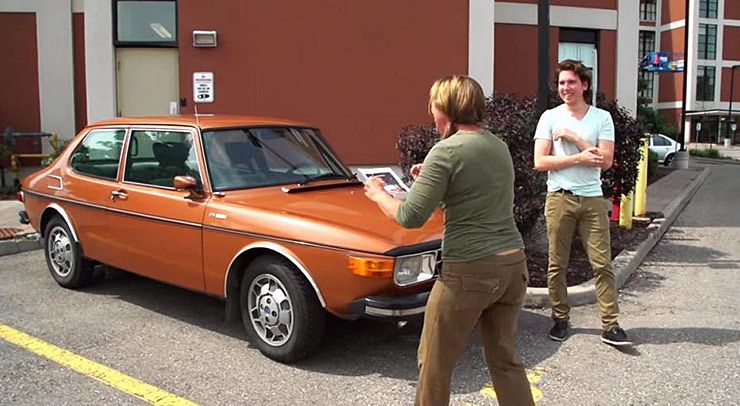 Son Buys Mom Her Dream Car 01