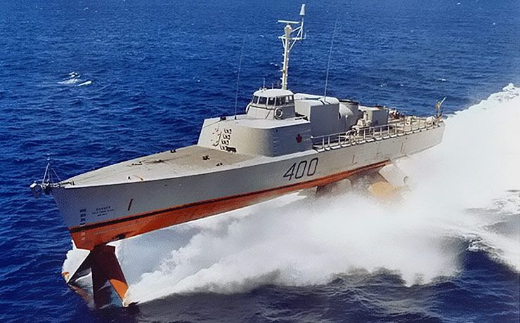 HMCS-Bras-dOr-400