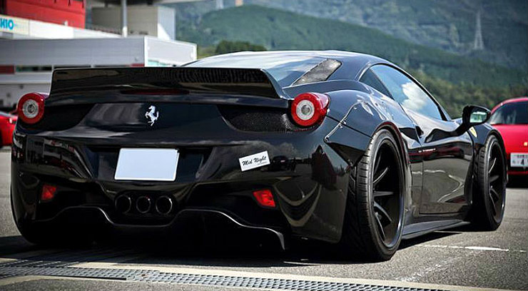 Liberty-Walk-Ferrari