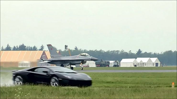 lamborghini-aventador-vs-f-16-fighting-falcon-jet