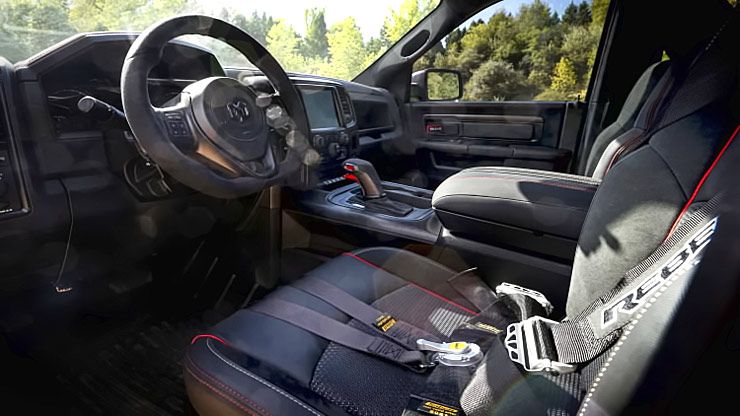 ram-rebel-trx-interier