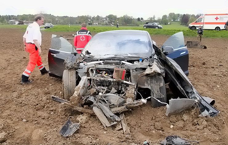 tesla-crash