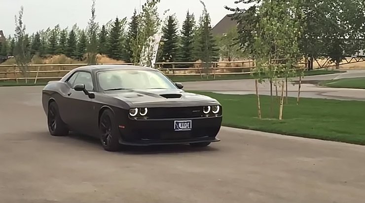 dodge-challenger-srt-hellcat