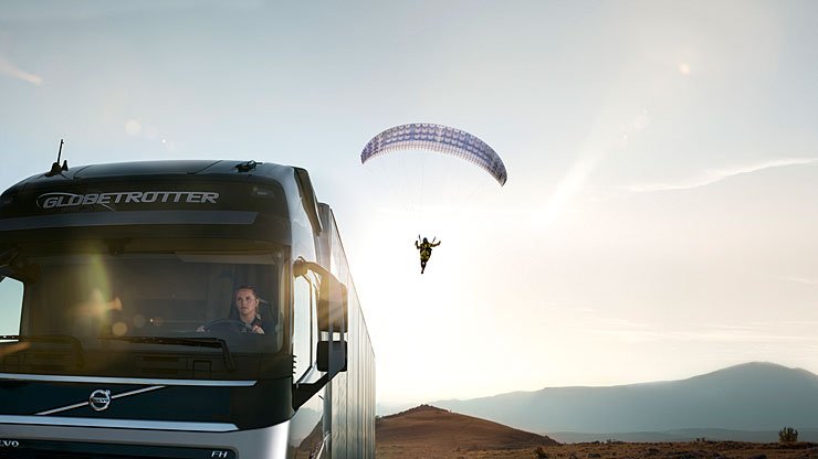 volvo-trucks-new-live-test-the-flying-passenger