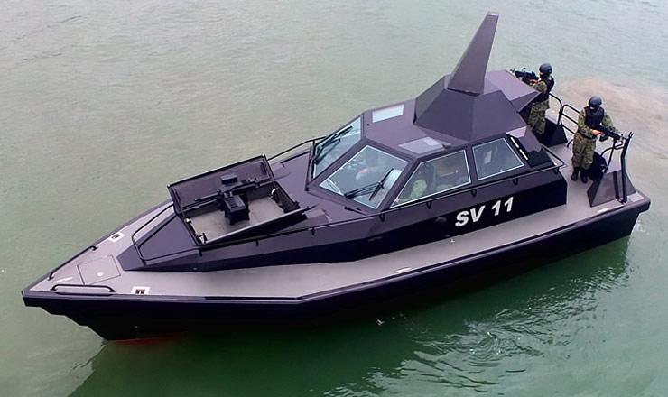 Barracuda Stealth Boat: Speed, Versatility and More Speed - ThrottleXtreme