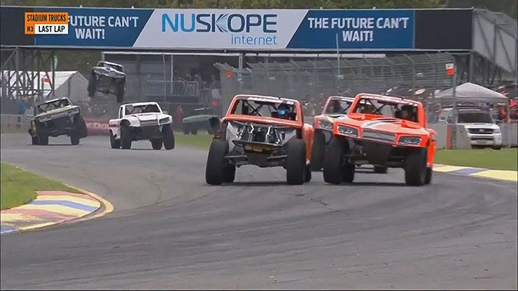 Matt Brabham vs Robby Gordon Adelaide 2018 stadium super trucks