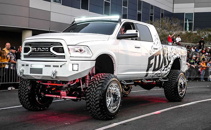 2016 Dodge Ram 2500 lifted
