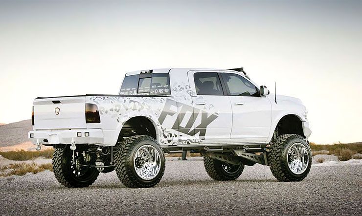 Jeff Dyers 2016 Dodge Ram rear right