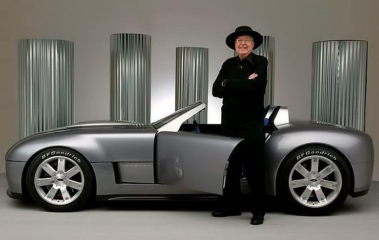 Carroll Shelby in front of Cobra Concept 2004