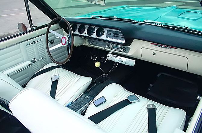 1964 Pontiac GTO convertible interior