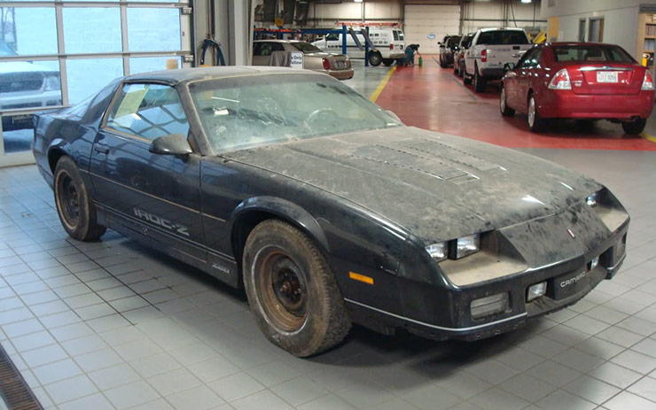 brand new 1985 IROC Z28 discovered after 24 years in trailer