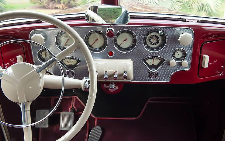 1936 Cord 810 Westchester dashboard