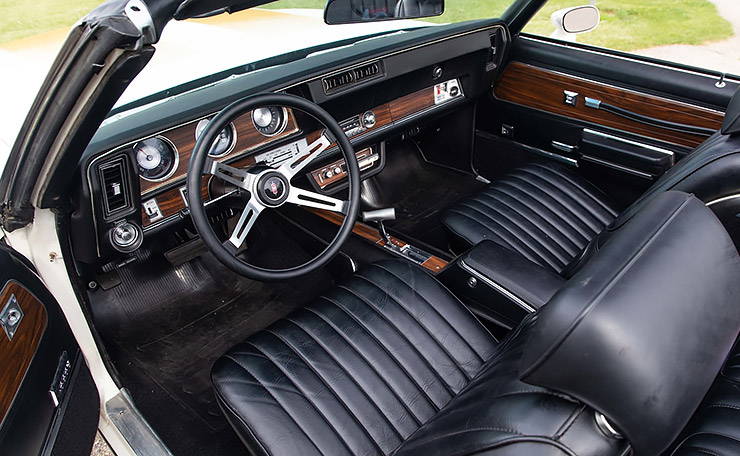 1972 Oldmobile 442 Hurst Olds Pace Car interior