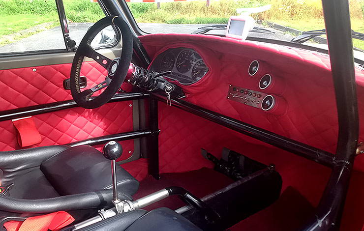 350 HP 1972 VW Beetle interior