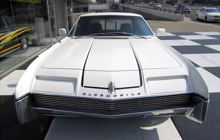 Oldsmobile Toronado hauler front end