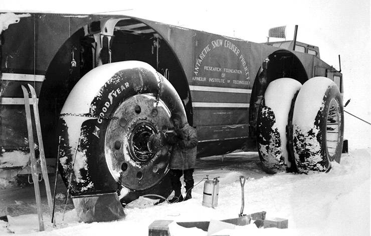 1939 Antarctic Snow Cruiser maintaince