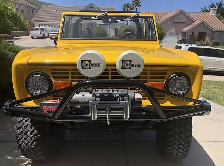 1974 Ford Bronco front