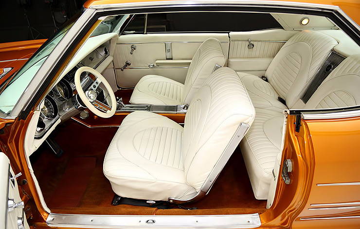 1964 Buick Riviera custom "The Pagan" interior