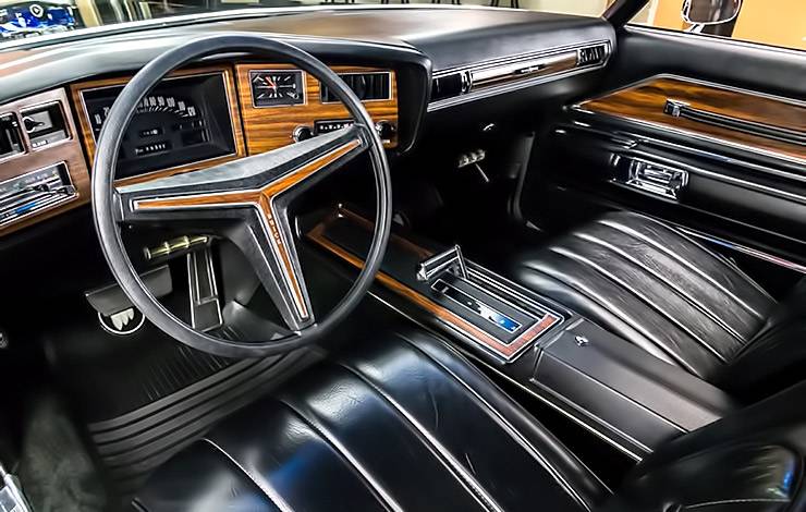1971 Buick Riviera interior