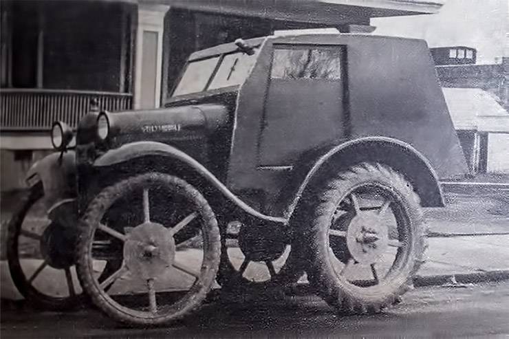 Stiltmobile - a rural mail carrier out of Texico, Illinois in 1920's and 1930's