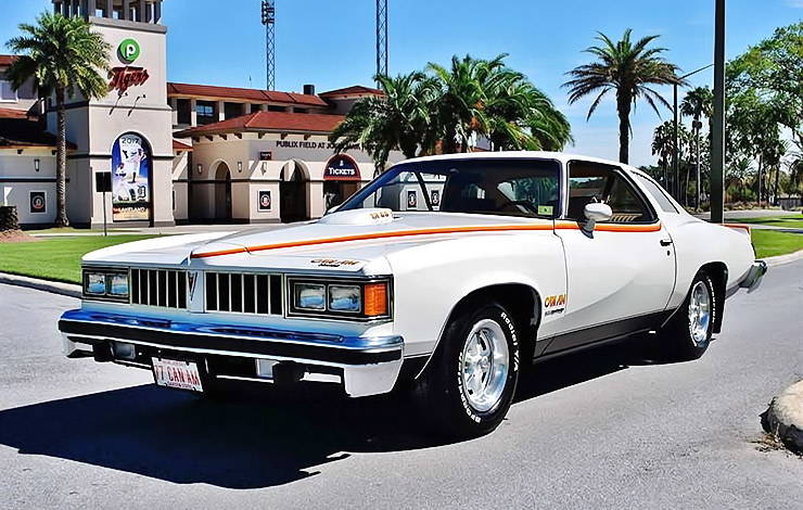 1977 Pontiac Can Am front left