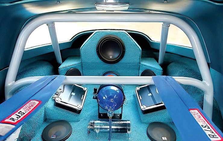 Storage space behind the seats 1965 Corvette 'Blue Angel'