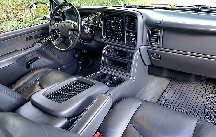 2003 Chevrolet Silverado SS interior
