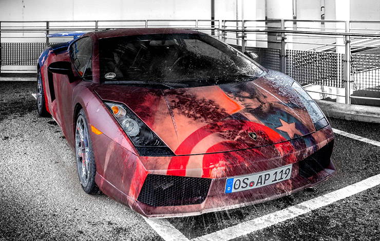Lamborghini Gallardo changes colors when wet