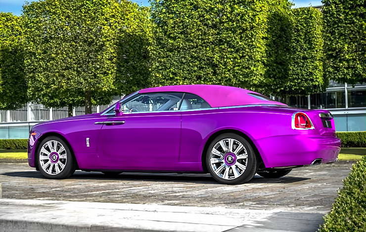 One-of-a-kind pink Rolls Royce 'Dawn in Fuxia'