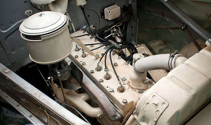 1939 Pontiac Plexiglas Deluxe Six Ghost Car engine