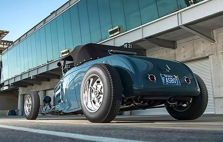 1932 Ford roadster owned by Tom Gloy