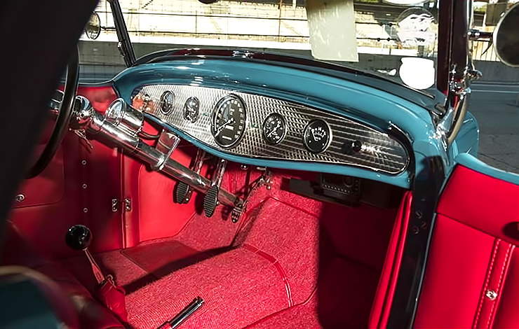 Tom Gloy's 1932 Ford Roadster interior